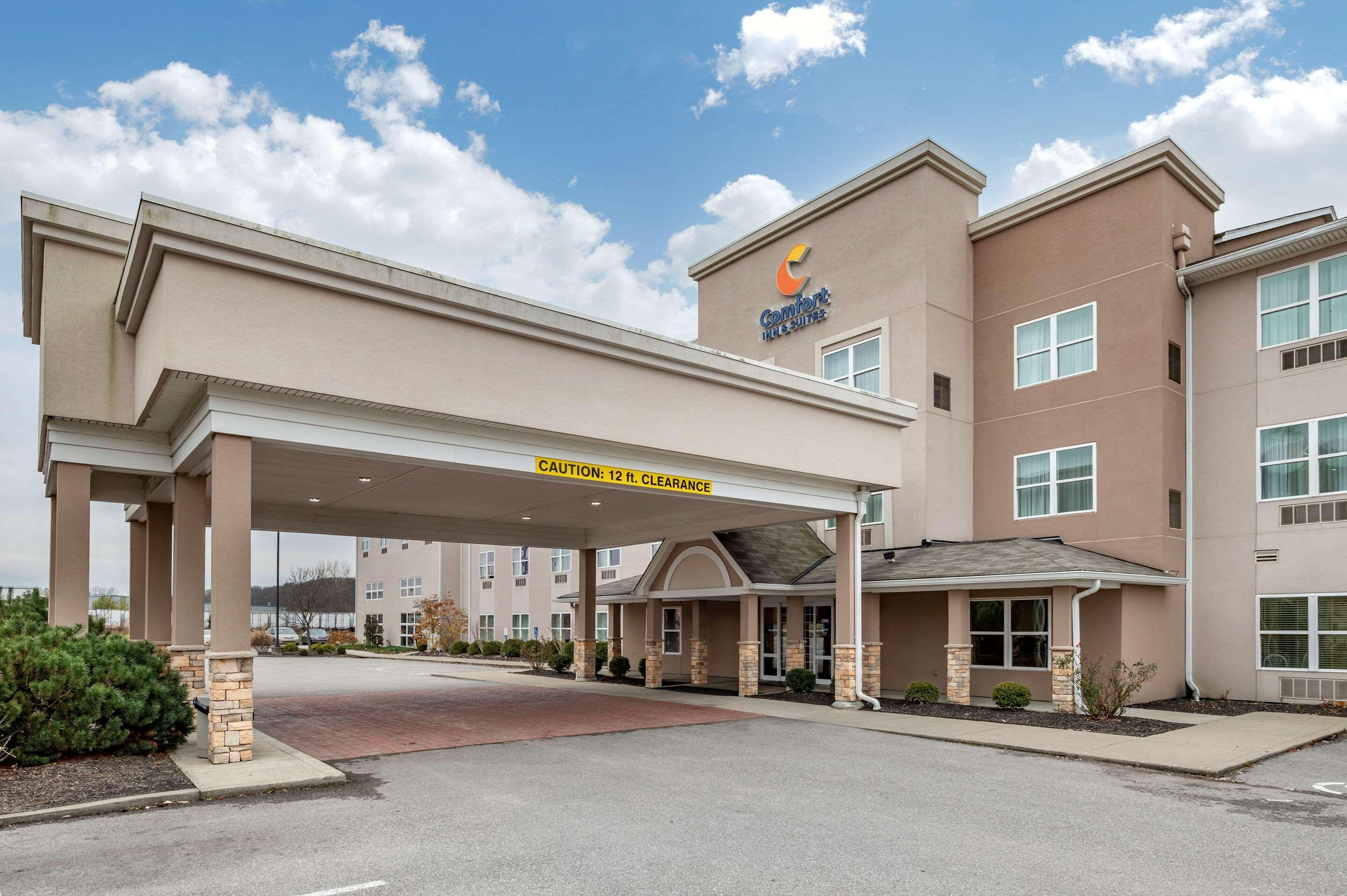 Comfort Inn & Suites Northern Kentucky Wilder Exterior photo